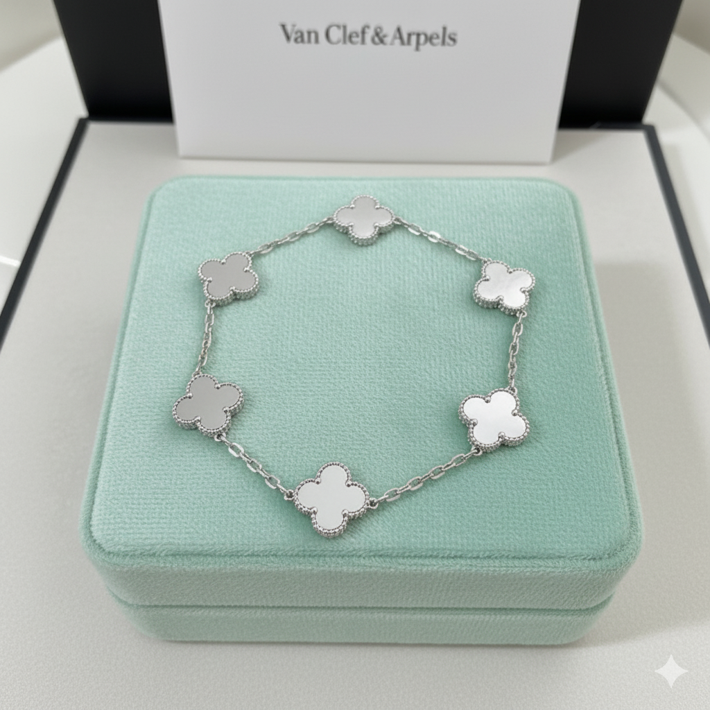 Pulsera Trebol Van Cleef con baño oro 14k + caja de regalo